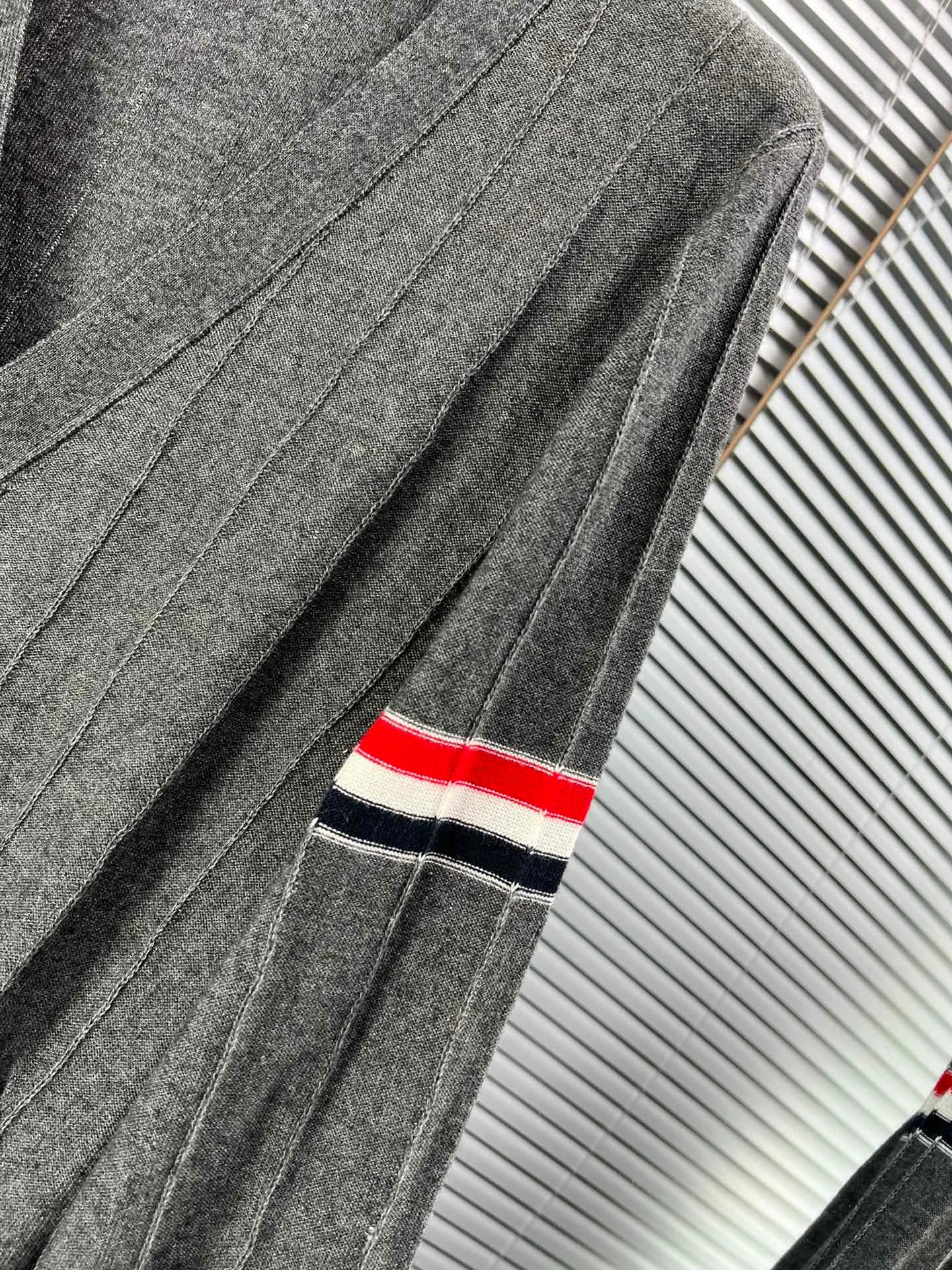 THOM BROWNE 24/FW 12 . . Breathable 。 ：White Navy Blue Dark Gray Light Blue Sizes：1.2.3.4